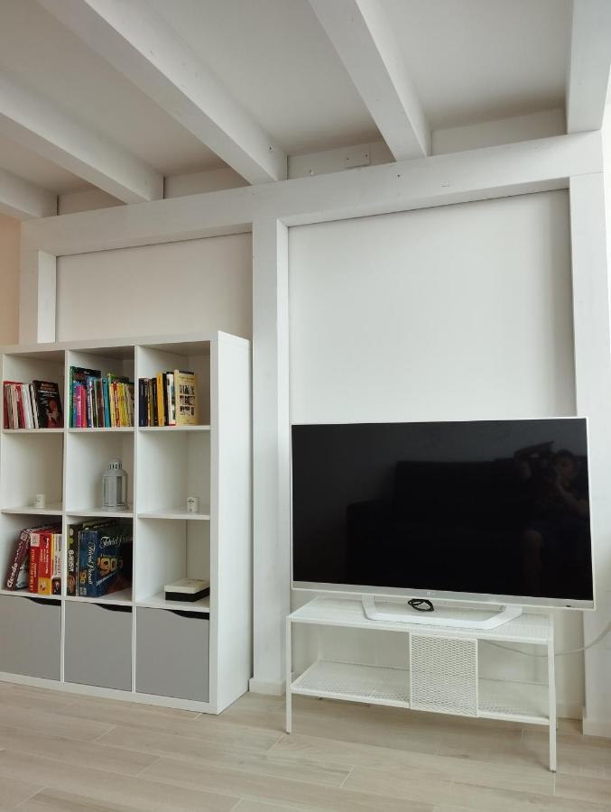Llhome Bologna Elegante Monolocale Ristrutturato Con Posto Auto Coperto ภายนอก รูปภาพ