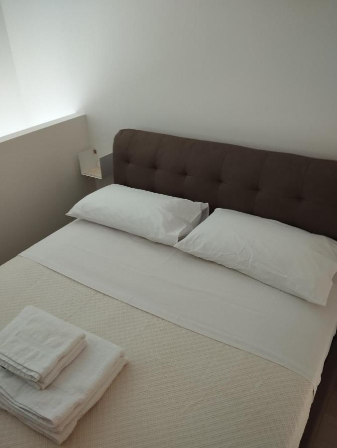 Llhome Bologna Elegante Monolocale Ristrutturato Con Posto Auto Coperto ภายนอก รูปภาพ