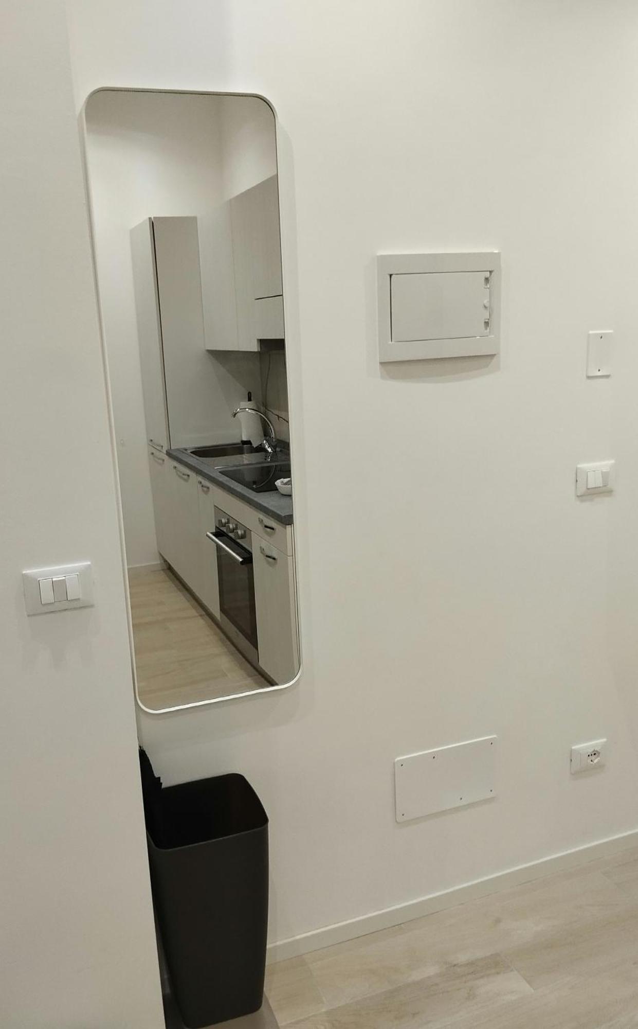 Llhome Bologna Elegante Monolocale Ristrutturato Con Posto Auto Coperto ภายนอก รูปภาพ